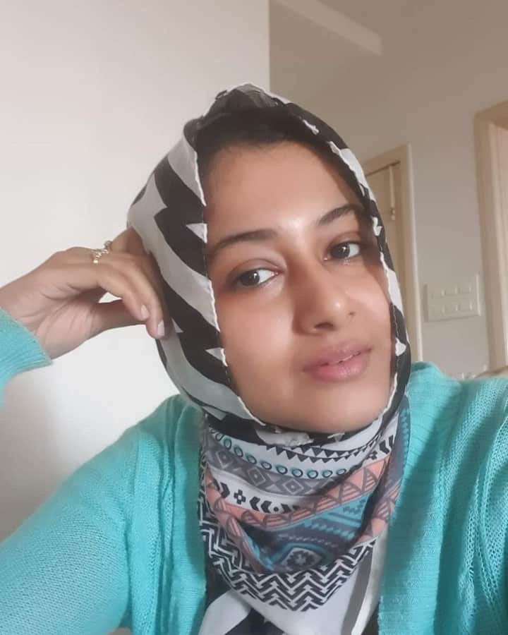 एक्ट्रेस अंजुम फारूकी इन दिनों टीवी से कोसो दूरियां बनाए हुए हैं. एक्ट्रेस ग्लैमर वर्ल्ड छोड़ अपने घर में ध्यान दे रही हैं.