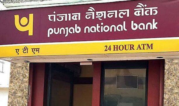 PNB ਨੇ ਦਿੱਤੇ ਸਾਈਬਰ ਸੁਰੱਖਿਆ ਸੁਝਾਅ : ਪੰਜਾਬ ਨੈਸ਼ਨਲ ਬੈਂਕ ਨੇ ਆਮ ਲੋਕਾਂ ਨੂੰ ਸਲਾਹ ਦਿੱਤੀ ਹੈ ਕਿ ਉਹ ਬੈਂਕ ਦੇ ਨਾਂ 'ਤੇ ਭੇਜੇ ਗਏ ਕਿਸੇ ਵੀ ਮੈਸੇਜ 'ਤੇ ਬਿਨਾਂ ਸੋਚੇ-ਸਮਝੇ ਕਲਿੱਕ ਨਾ ਕਰਨ। ਇਸ ਨਾਲ, ਫੇਸਬੁੱਕ, ਟਵਿੱਟਰ, ਵਟਸਐਪ ਵਰਗੇ ਸੋਸ਼ਲ ਮੀਡੀਆ ਪਲੇਟਫਾਰਮਾਂ 'ਤੇ ਪ੍ਰਸਾਰਿਤ ਕੀਤੇ ਜਾ ਰਹੇ ਸੰਦੇਸ਼ਾਂ ਦੀ ਕਰਾਸ-ਚੈੱਕ ਕਰੋ। ਜੇ ਕੋਈ ਵਿਅਕਤੀ ਕਿਸੇ ਸੰਸਥਾ ਦੇ ਨਾਮ 'ਤੇ ਦਿੱਤੇ ਲਿੰਕ 'ਤੇ ਕਲਿੱਕ ਕਰਕੇ ਨਾਮ, ਆਧਾਰ ਨੰਬਰ, ਪੈਨ ਨੰਬਰ ਅਤੇ ਬੈਂਕਿੰਗ ਵੇਰਵੇ ਜਿਵੇਂ ਕਿ ਖਾਤਾ ਨੰਬਰ, ਕ੍ਰੈਡਿਟ/ਡੈਬਿਟ ਕਾਰਡ, OTP ਆਦਿ ਤੁਹਾਡੀ ਨਿੱਜੀ ਜਾਣਕਾਰੀ ਮੰਗਦਾ ਹੈ, ਤਾਂ ਗਲਤੀ ਨਾਲ ਵੀ ਇਨ੍ਹਾਂ ਵੇਰਵਿਆਂ ਨੂੰ ਸਾਂਝਾ ਨਾ ਕਰੋ। ਅਜਿਹਾ ਕਰਨ ਨਾਲ ਤੁਹਾਡੀ ਮਿਹਨਤ ਦੀ ਕਮਾਈ ਖਤਰੇ ਵਿੱਚ ਪੈ ਜਾਵੇਗੀ।