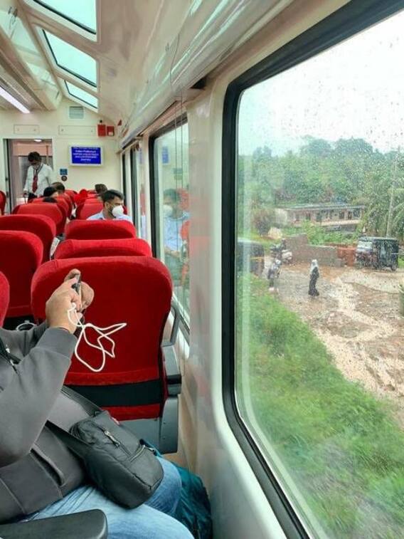 देश के सबसे खूबसूरत नजारों को दिखाती हैं ये विस्टाडोम ट्रेन, देखें तस्वीरें