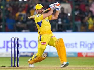 CSK vs KKR: कोलकाता नाइट राइडर्स के खिलाफ खूब चलता हैं MS Dhoni का बल्ला, आंकड़े दे रहे हैं गवाही