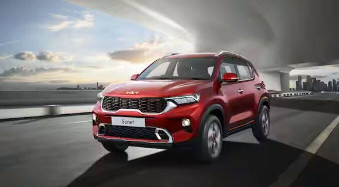 ਦੂਜੇ ਨੰਬਰ 'ਤੇ ਕੀਆ ਸਨੇਟ ਹੈ। ਜਿਸ ਦੇ HTX Plus Turbo IMT ਵੇਰੀਐਂਟ ਵਿੱਚ, ਕੰਪਨੀ ਵੈਂਟੀਲੇਟਡ ਸੀਟਾਂ ਦੀ ਪੇਸ਼ਕਸ਼ ਕਰਦੀ ਹੈ। ਇਸ ਕਾਰ ਨੂੰ 12.75 ਲੱਖ ਰੁਪਏ ਦੀ ਐਕਸ-ਸ਼ੋਰੂਮ ਕੀਮਤ 'ਤੇ ਘਰ ਲਿਆਂਦਾ ਜਾ ਸਕਦਾ ਹੈ।