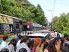 Simhachalam News: సింహాచలం కొండదారిలో హెవీ ట్రాఫిక్ జామ్, బస్సులు దిగి నడిచి వెళుతున్న భక్తులు - దర్శనాల్లో గందరగోళం!