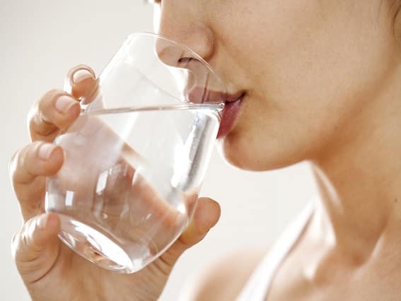 Drinking Water Facts: These 5 things related to drinking water, which is very important for you to know Drinking Water Facts: પીવાના પાણી સાથે જોડાયેલી આ 5 બાબતો, જે તમારા માટે જાણવી ખૂબ જ જરૂરી