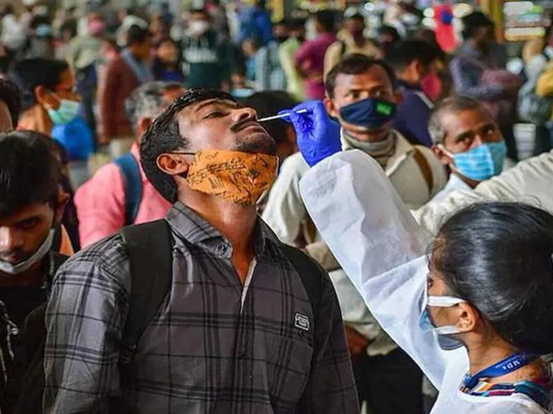 India Corona Spike: இந்தியாவில் ஒரே நாளில் 10,112 பேருக்கு கொரோனா..! பாதிப்பு அதிகரிப்பா? குறைவா..?