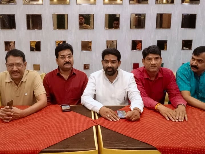 Caste Politics in Rajasthan: धाकड़ समाज ने विधानसभा चुनाव में मांगा पांच टिकट, रणनीति बनाने के लिए आज होगी बैठक Dhakad Community of Kota Demand for tickets in Rajasthan assembly elections ANN Caste Politics in Rajasthan: धाकड़ समाज ने विधानसभा चुनाव में मांगा पांच टिकट, रणनीति बनाने के लिए आज होगी बैठक