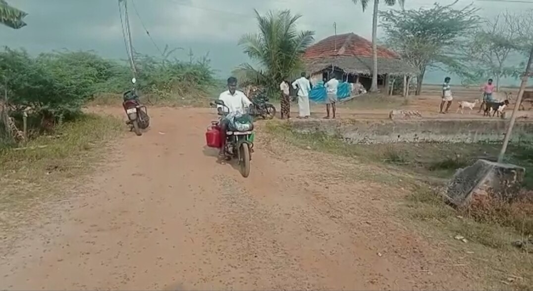 திருத்துறைப்பூண்டி அருகே  ஜல்ஜீவன் திட்டத்தின் கீழ் குடிநீர் இணைப்பு பெற்ற வீடுகளுக்கு திடீர் குடிநீர் நிறுத்தம்