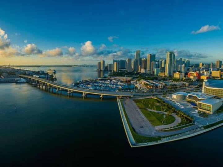 नेशनल ओसनिक एन्ड अट्मॉस्फेरिक एडमिनिस्ट्रेशन के मुताबिक, समुद्र का स्तर तेजी से बढ़ रह है. Union of Concerned Scientists (UCS) के मुताबिक, डूबने वाली जगहों में सबसे ऊपर मालदीव है. 12 सौ छोटे बड़े आइलैंड्स से मिलकर बने इस देश का 77 फीसदी हिस्सा गायब हो जाएगा.(सांकेतिक तस्वीर)