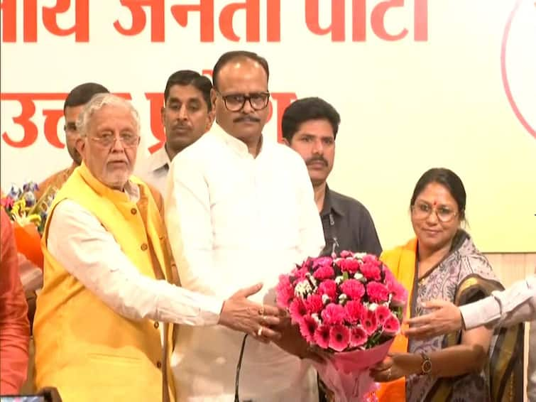 UP Nikay Chunav 2023: Samajawadi Party's Mayoral Candidate Archana Verma Joins BJP UP Nikay Chunav: Samajawadi Party's Mayoral Candidate Archana Verma Joins BJP