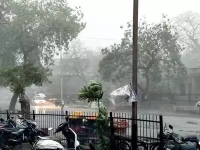 According to the forecast of the Meteorological Department, there will be unseasonal rain in this district of Gujarat today Unseasonal Rain:  રાજ્યમાં હજુ પણ થશે માવઠું, જાણો ક્યા વિસ્તારમાં  કમોસમી વરસાદની આગાહી
