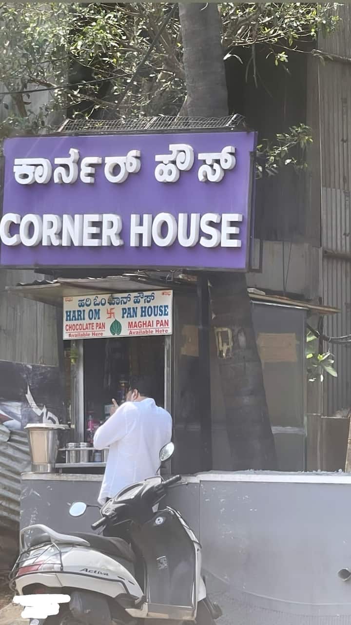Looks like the two and their families enjoyed a great lunch in Bengaluru