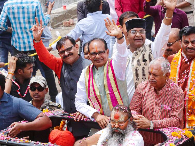 Madhya Pradest Government Set Up Brahmin Welfare Board Says CM Shivraj Singh Chouhan Will Not Interfere Temple Including Auction Of Land MP Govt Will Give Up Control Over Temple Affairs, To Set Up 'Brahmin Welfare Board': CM Chouhan