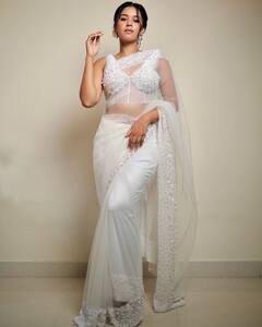 Mirnalini Ravi: 'வெள்ளை புறா ஒன்று ஏங்குது கையில் வராமலே..' கோப்ரா நாயகியின் வெள்ளை புடவை க்ளிக்ஸ்!