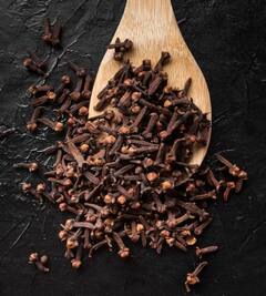 Clove Water: ਗੁਣਾਂ ਨਾਲ ਭਰਪੂਰ ਹੈ ਲੌਂਗ ਦਾ ਪਾਣੀ....ਪਰ ਗਰਮੀਆਂ 'ਚ ਇਸ ਦੇ ਕੁਝ ਨੁਕਸਾਨ ਵੀ ਨੇ
