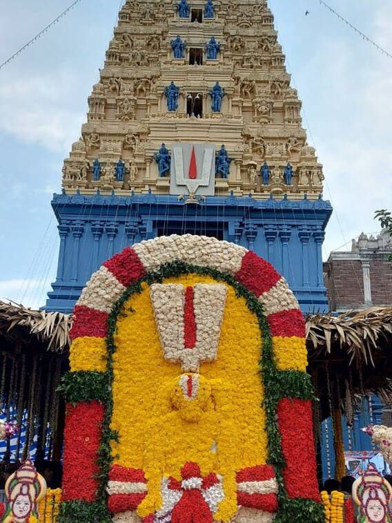 కనులపండుగగా సింహాద్రి అప్పన్న నిజరూప దర్శనం