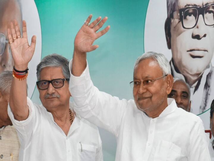 CM Nitish Kumar will meet Akhilesh Yadav and Mamta Banerjee regarding Lok Sabha Election 2024 Lok Sabha Election 2024: नीतीश का तूफानी दौरा! एक ही दिन में लखनऊ और बंगाल भी, अखिलेश-ममता से CM करेंगे 'सीक्रेट टॉक'?