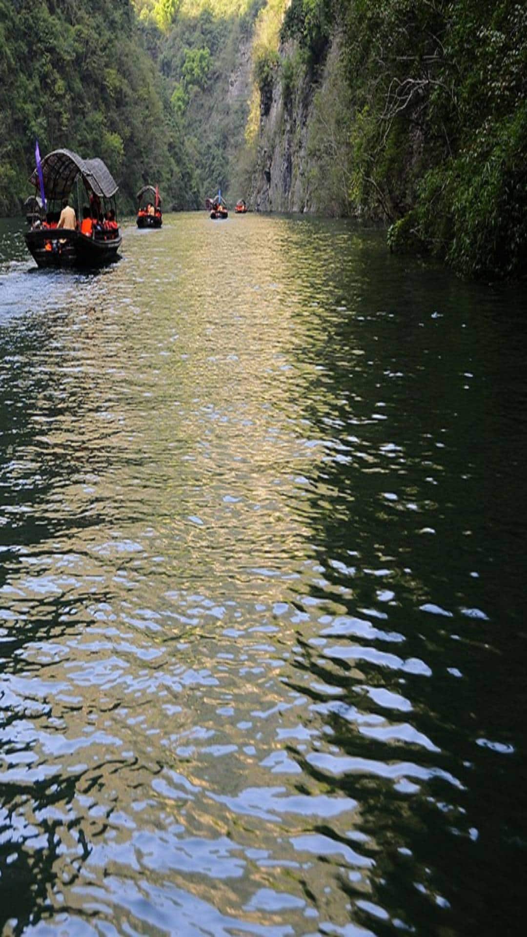 3. यांग्त्जी नदी (Yangtze River): चीन में बहे वाली यांग्त्सी नदी दुनिया की तीसरी सबसे लंबी नदी है. इसकी लंबाई 6,300 किमी है.