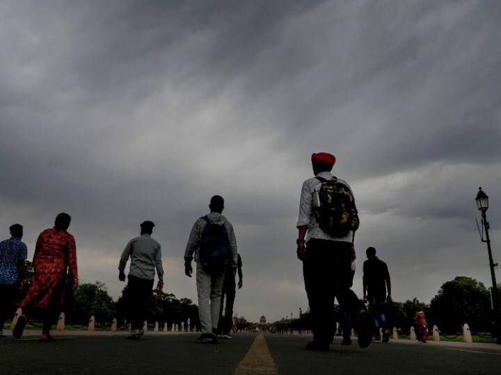 Weather Update: मौसम फिर लेने वाला है करवट, हीट वेव हो जाएगी छूमंतर, अगले हफ्ते भी बारिश होने के आसार