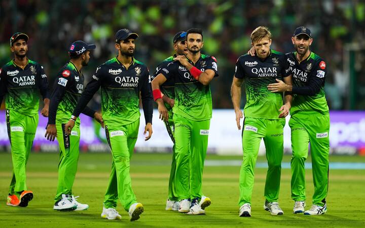 RCB vs RR, IPL 2023 : अखेरच्या षटकापर्यंत रंगलेल्या सामन्यात आरसीबीने राजस्थानवर रॉयल विजय मिळवला. दोन रॉयलमध्ये झालेल्या लढतीत आरसीबीने बाजी मारली.