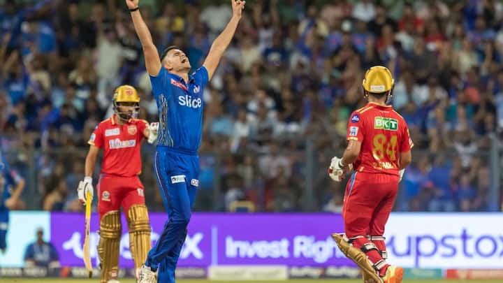 প্রভসিমরন সিংহ ও অর্থব তাইডে দ্বিতীয় উইকেটে ৪৭ রান যোগ করেন বটে। তবে অর্জুন প্রভসিমরনকে ২৬ রানে ফেরত পাঠান।