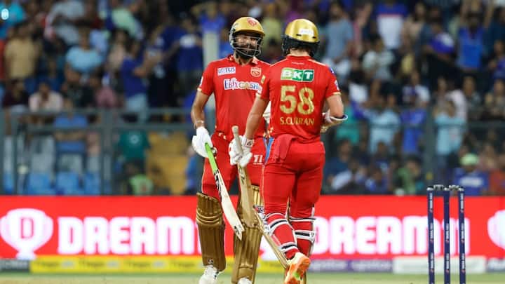 এরপরই পাঞ্জাবকে ম্যাচে ফেরানোর দায়ভার নিজের কাঁধে তুলে নেন অধিনায়ক স্যাম কারান ও হরপ্রীত সিংহ। পঞ্চম উইকেটে দুইজনে প্রথমটা খানিকটা সামলে নিয়ে তারপর আক্রমণ শুরু করেন।