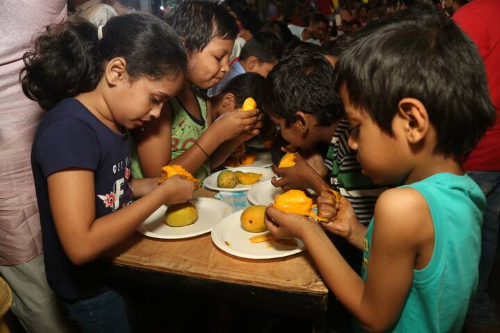 यामध्ये शहराच्या पूर्व भागातील कष्टकरांच्या मुला मुलींसह, विविध सामाजिक संस्थांमधील चिमुकले सहभागी झाले होते.