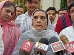 एटा: सपा प्रत्याशी मुन्नी बेगम ने किया नामांकन, नगर पालिका परिषद में जीत को लेकर बड़ा दावा