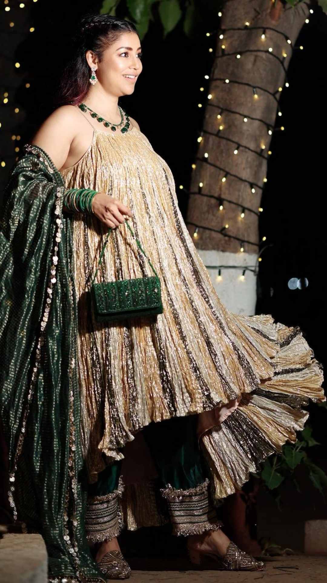 इसके अलावा एक्ट्रेस सोशल मीडिया के जरिए मोटी रकम कमाती हैं