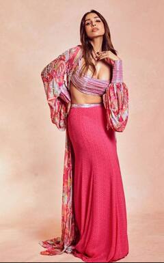 रैंप पर मलाइका अरोड़ा ने दिखाया अपना जलवा, हॉटनेस से एक्ट्रेस ने लगाए चार चांद