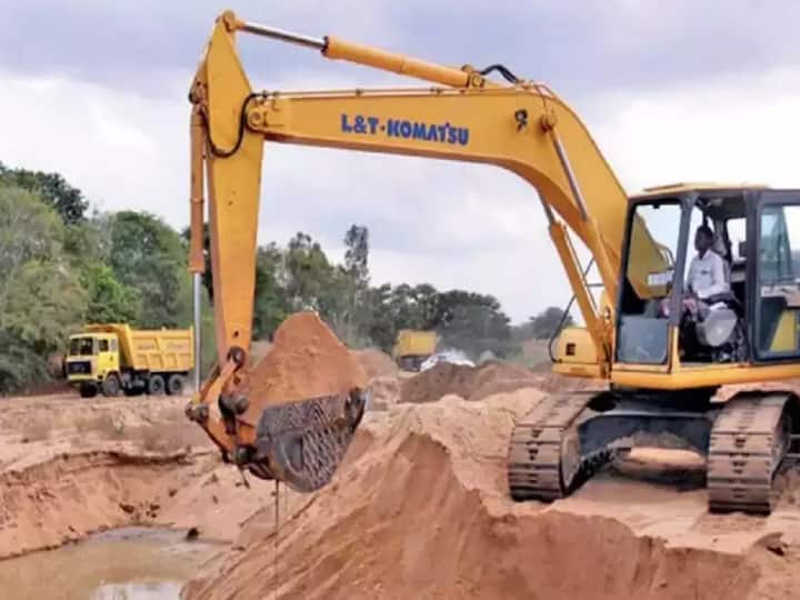 Maharashtra Government sand policy can give relief to common man said Deputy Chief minister Devendra fadnavis Nagpur Maharashtra Maharashtra Sand Policy : राज्याच्या नवीन वाळू धोरणाने रेती माफियांचा बाजार उठणार की जनतेला दिलासा मिळणार?