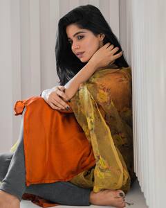 Divya bharathi : 'பாவாடை தாவணில பார்த்த பளபளன்னு இருக்க..' திவ்யா பாரதியின் லேட்டஸ்ட் க்ளிக்ஸ்!