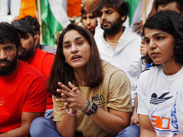 Sanjay Singh को WFI का नया अध्यक्ष बनाए जाने से कटघरे में भाजपा सरकार! विनेश फोगाट और विजेंदर सिंह ने पूंछे तीखे सवाल