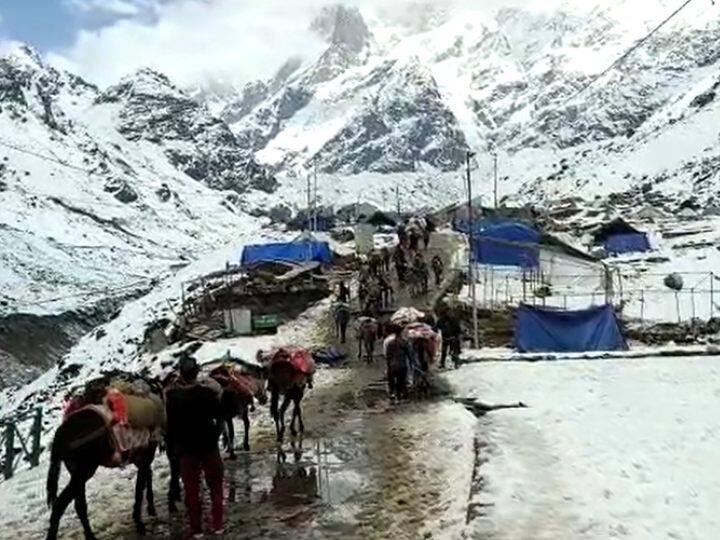 The snowfall is not stopping in Kedarnath, there is a problem in making travel arrangements