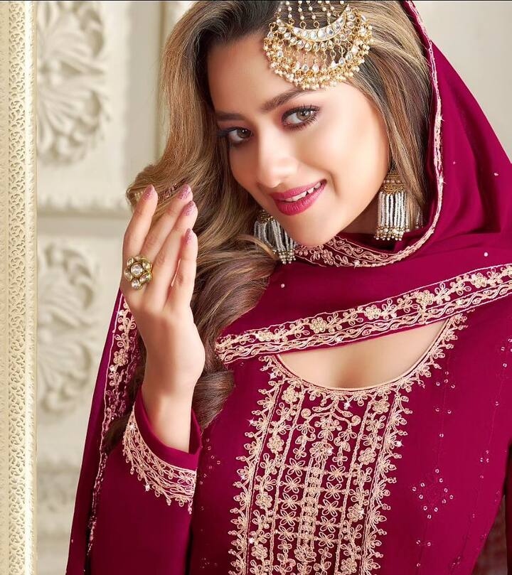 छोटे पर्दे की मशहूर अभिनेत्री मदालसा शर्मा इन दिनों टीवी शो ‘अनुपमा’ में ‘काव्या’ का किरदार निभा रही हैं.