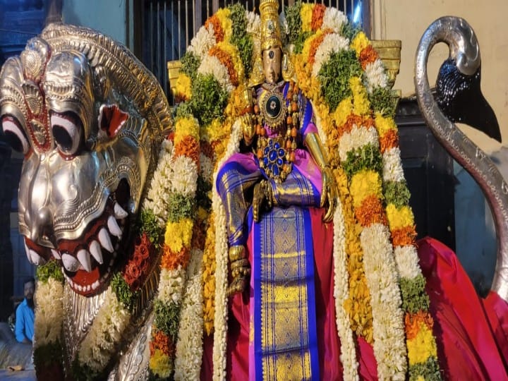 மதுரை மீனாட்சி அம்மன் கோயில் சித்திரை திருவிழா முதல் நாள்: சுவாமி கற்பக விருச்சக வாகனத்தில் அருள் பாலித்தார்