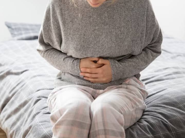 Do not ignore normal stomach pain minor gas can lead to heart attack Know treatment पेट के मामूली दर्द को भी न करें नजरअंदाज, गैस की प्रॉब्लम बन सकती है हार्ट अटैक का कारण