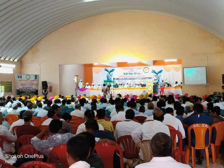 Banana conference Jalgaon Savada various resolutions passed in banana crop council maharashtra farmers   Banana conference : केळीला प्रतिकिलो 18 रुपये 90 पैशांचा हमीभाव द्या, केळी पिक परिषदेत विविध ठराव मंजूर