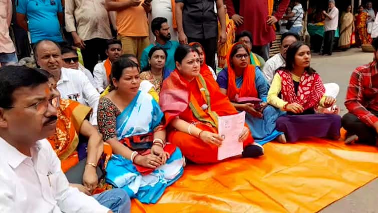Agnimitra paul protest, alleging that BJP workers were prevented from opening shops West Burdwan: বিজেপি কর্মীকে দোকান করতে বাধা দেওয়ার অভিযোগ, ফের ধর্নায় অগ্নিমিত্রা