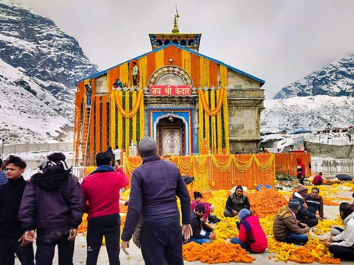 Kedarnath Yatra 2023 temple is being decorated with 23 quintal flowers, doors will open on April 25 ann Kedarnath Yatra: 23 क्विंटल फूलों से सजा केदारनाथ मंदिर, 25 अप्रैल को खुलेंगे कपाट, राज्यपाल और सीएम धामी रहेंगे मौजूद