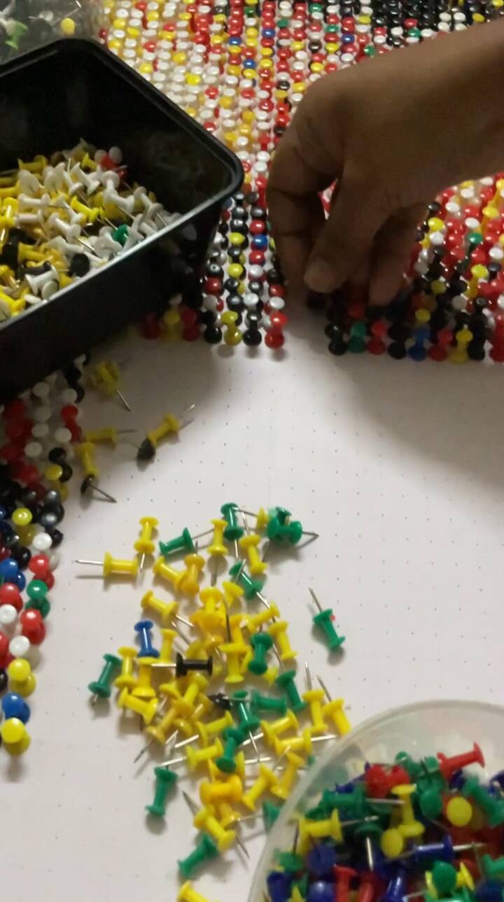 आज सचिनने त्याच्या वयाची हाफ सेंच्युरी पूर्ण केली आहे. आपल्या प्रदीर्घ क्रिकेट कारकिर्दीत सचिनने अनेक आंतरराष्ट्रीय विक्रम आपल्या नावे केले आहेत.