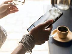 ইলেকট্রিক গাড়ির মতো শক্তিশালী ও আধুনিক ব্যাটারি থাকবে স্মার্টফোনে! কোন সংস্থার মডেলে আসছে এমন ফিচার?