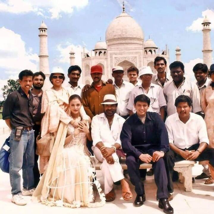 ஐஸ்வர்யா ராய்க்கு இப்படத்தில் அம்மாவாக நடித்திருந்த ஜானகி சபாஷ், அவரை விட 4 வயதுதான் மூத்தவர்.