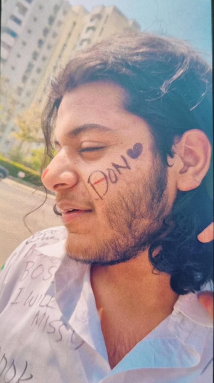 Asad Ahmed Photo: आई विल मिस यू...नई तस्वीर में असद अहमद के चेहरे पर लिखा डॉन, बना दिल