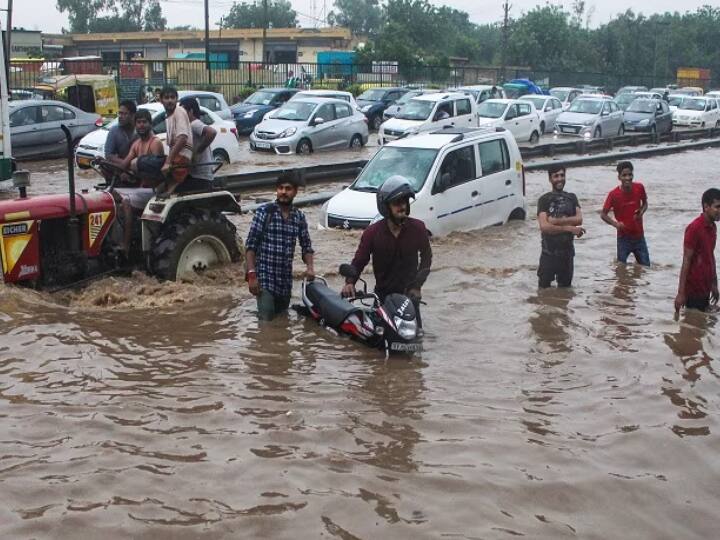 Delhi PWD Minister Atishi action plan to solve Waterlogging after monsoon rains ann Waterlogging: PWD मंत्री का दावा- मानसून की बारिश से नहीं होने देंगे जलभराव, कर्मचारियों के काम पर ऐसे रखेंगे नजर 