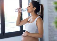 ਪ੍ਰੈਗਨੈਂਸੀ ਟਿਪਸ: ਕਿਤੇ ਤੁਹਾਡੇ ਸਰੀਰ ‘ਚ ਪਾਣੀ ਦੀ ਕਮੀ ਤਾਂ ਨਹੀਂ, ਇਨ੍ਹਾਂ ਲੱਛਣਾਂ ਨੂੰ ਨਾ ਕਰੋ ਨਜ਼ਰਅੰਦਾਜ਼