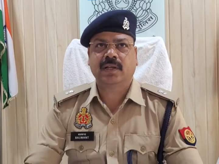 Ghazipur Uttar Pradesh religious conversion Police arrested five promoting Christianity Bible recovered ANN Religious Conversion: यूपी के इस जिले में चल रहा था धर्म परिवर्तन का बड़ा खेल, अचानक पहुंची पुलिस तो...