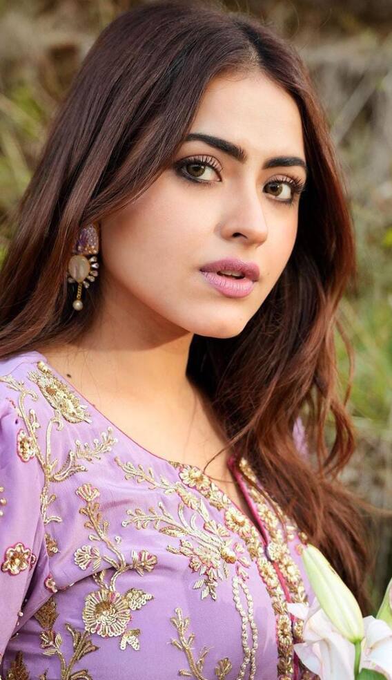 ਸਿੰਮੀ ਚਾਹਲ ਨੇ ਚੁਲਬਲੀ ਅਦਾਵਾਂ ਨਾਲ ਫਿਰ ਜਿੱਤਿਆ ਦਿਲ