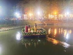 PHOTOS: बाहुबली आनंद मोहन के बेटे की शाही अंदाज में सगाई, नाव पर पानी के बीच चेतन ने आयुषी को पहनाई अंगूठी