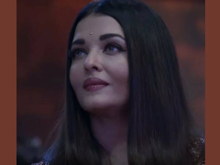 Aishwarya Rai Bachchan, who is currently promoting her film Ponniyin Selvan 2, recently made heads turn at a special event in Hyderabad in a beautiful maroon and golden outfit. (Image Source: Instagram/aishwaryaraibachchan_arb)