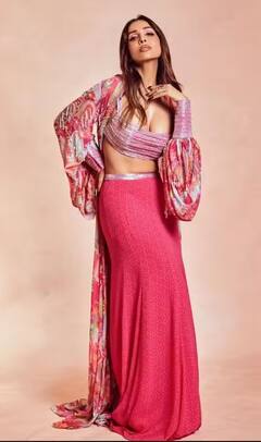 Bollywood : રેંમ્પ પર મલાઈકા અરોરાએ લગાવી આગ, લગાવ્યા ચાર ચાંદ