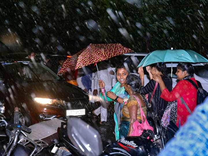कहीं तेज बारिश तो कहीं लू जैसी हालत, कैसा रहेगा मौसम? कहीं तेज बारिश तो कहीं लू जैसी हालत, कैसा रहेगा मौसम?